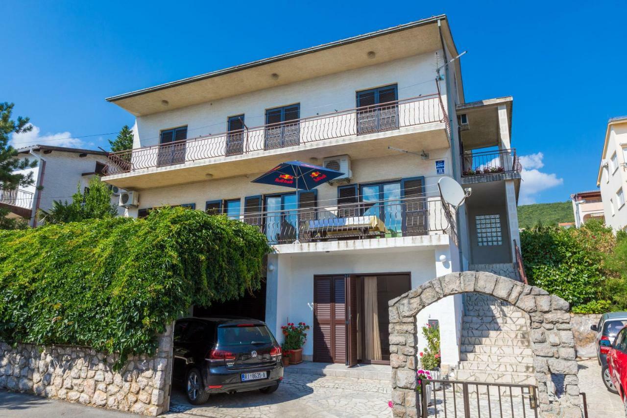Apartment Suzy Dramalj Kültér fotó